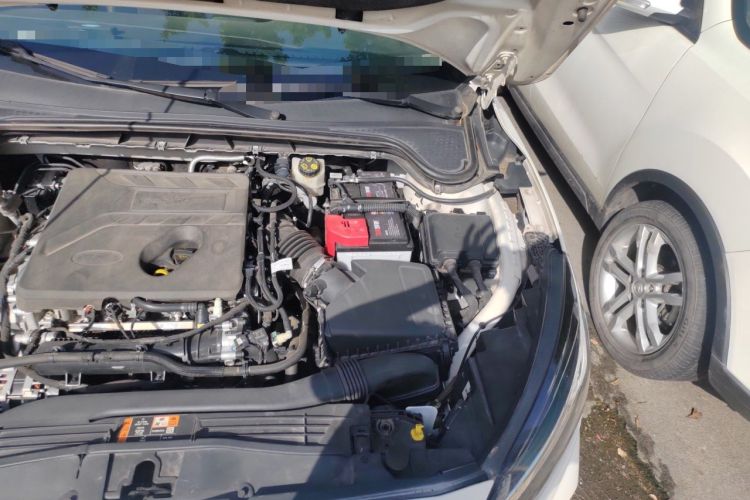 Used Ford Focus 2021 Hatchback EcoBoost 180 Automatic Titanium Edition Engine Bay Left