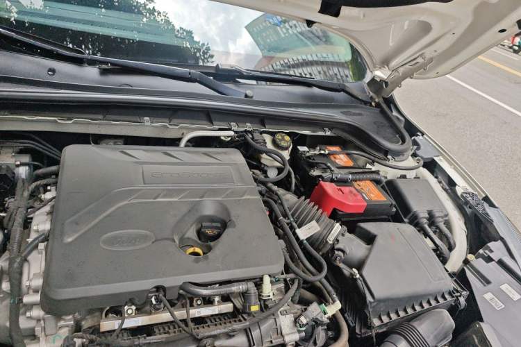 Used Ford Focus 2021 EcoBoost 180 Automatic Hunter Edition Engine Bay Left