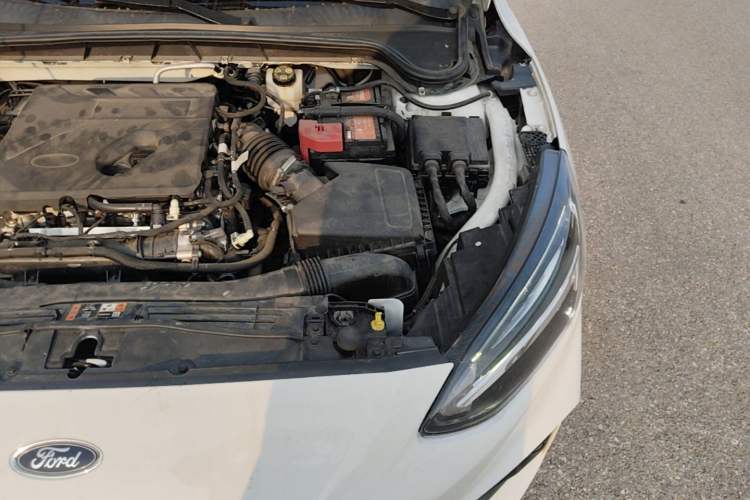 Used Ford Focus 2021 Hatchback EcoBoost 180 Automatic Titanium Edition Engine Bay Left