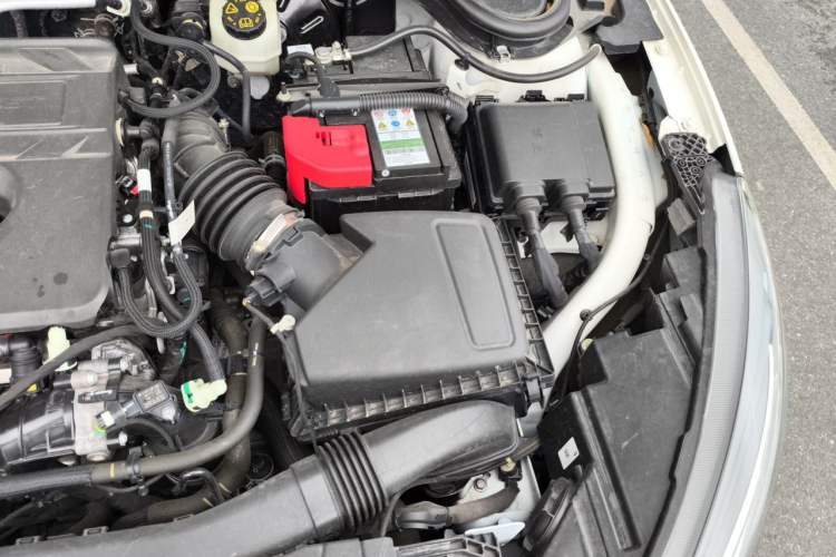 Used Ford Focus 2021 Hatchback EcoBoost 180 Automatic Titanium Edition Engine Bay Left