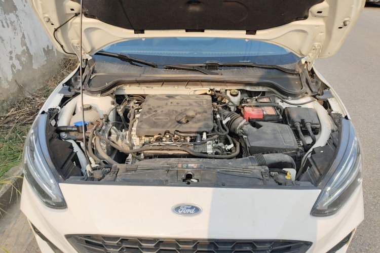 Used Ford Focus 2021 Hatchback EcoBoost 180 Automatic Titanium Edition Engine Bay