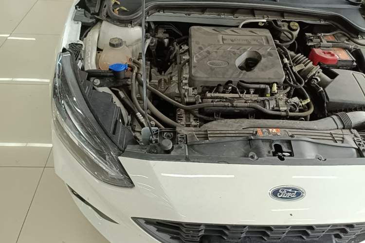 Used Ford Focus 2021 Hatchback EcoBoost 180 Automatic Titanium Edition Engine Bay Right