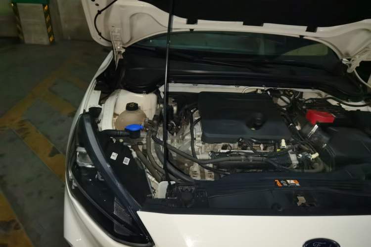 Used Ford Focus 2021 Sedan EcoBoost 180 Automatic ST Line Engine Bay Right