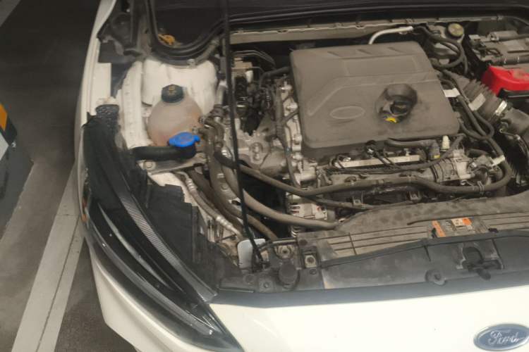 Used Ford Focus 2021 Hatchback EcoBoost 180 Automatic Titanium Edition Engine Bay Right