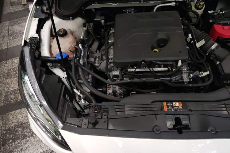 Used Ford Focus 2021 Hatchback EcoBoost 180 Automatic Titanium Edition Engine Bay Right