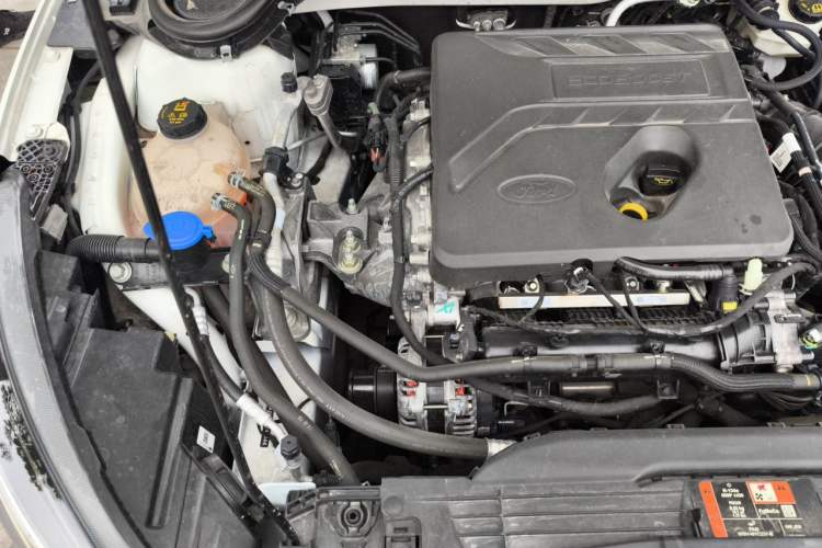 Used Ford Focus 2021 Hatchback EcoBoost 180 Automatic Titanium Edition Engine Bay Right