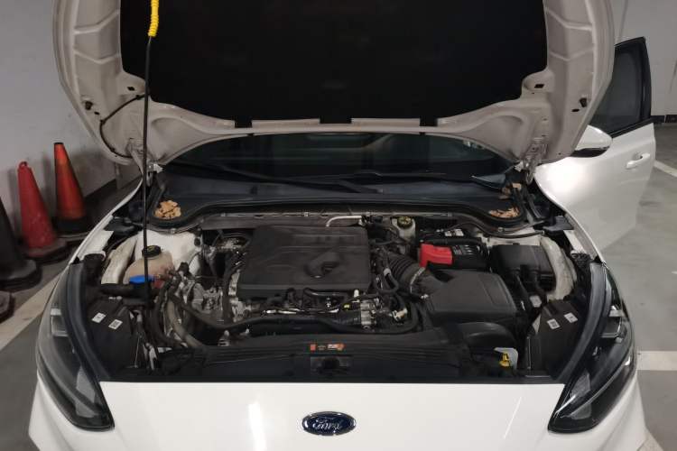 Used Ford Focus 2021 Hatchback EcoBoost 180 Automatic ST Line Engine Bay