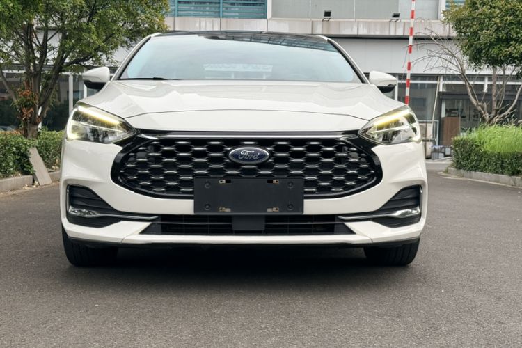 Used Ford Focus 2021 Sedan EcoBoost 180 Automatic Trendy Model Exterior 1