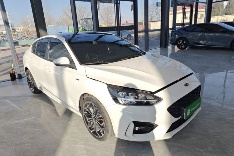 Used Ford Focus 2021 Sedan EcoBoost 180 Automatic ST Line Exterior 1