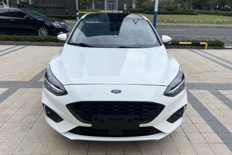 Used Ford Focus 2021 Hatchback EcoBoost 180 Automatic Titanium Edition Exterior 1