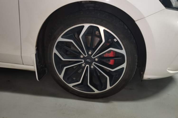 Used Ford Focus 2021 Hatchback EcoBoost 180 Automatic ST Line Exterior 1