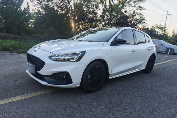 Used Ford Focus 2021 Hatchback EcoBoost 180 Automatic Titanium Edition Exterior 1