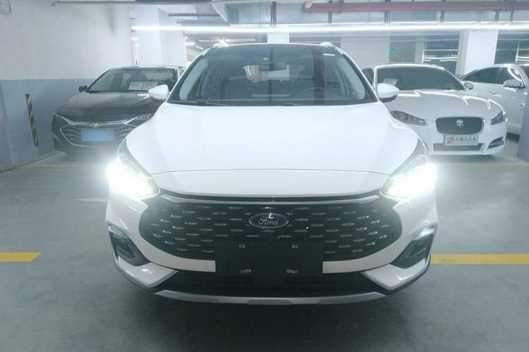 Used Ford Focus 2021 EcoBoost 180 Automatic Hunter Edition Exterior 1