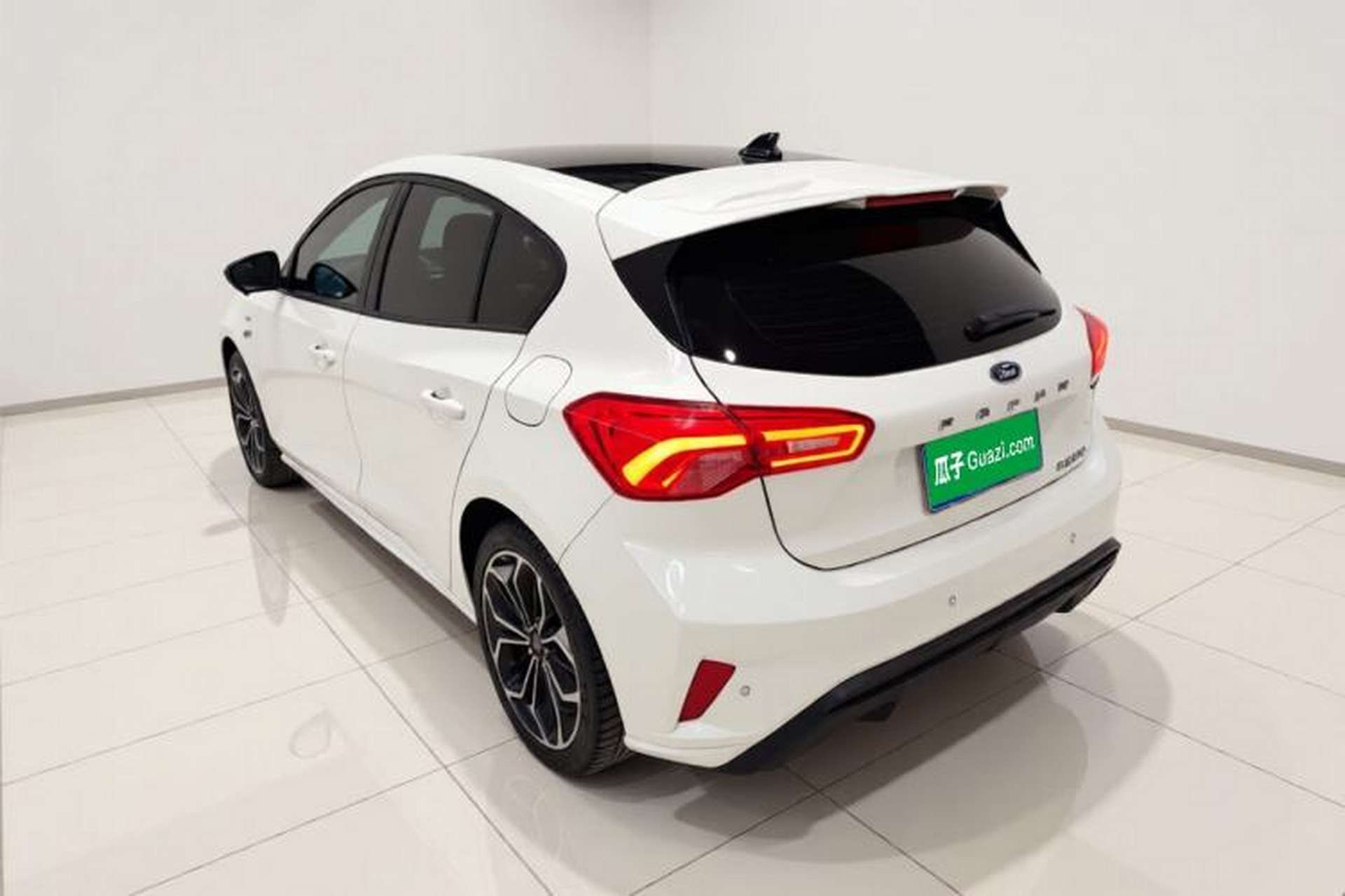 Used Ford Focus 2021 Hatchback EcoBoost 180 Automatic ST Line Exterior 2