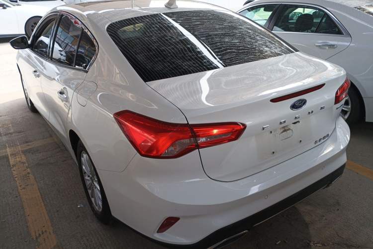 Used Ford Focus 2021 Sedan EcoBoost 180 Automatic Trendy Model Exterior 2