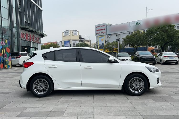 Used Ford Focus 2021 Hatchback EcoBoost 180 Automatic Titanium Edition Exterior 2