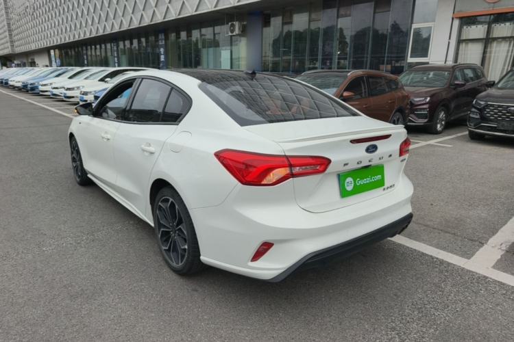 Used Ford Focus 2021 Sedan EcoBoost 180 Automatic ST Line Exterior 2