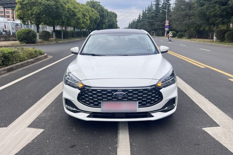 Used Ford Focus 2021 Sedan EcoBoost 180 Automatic Trendy Model Exterior 2