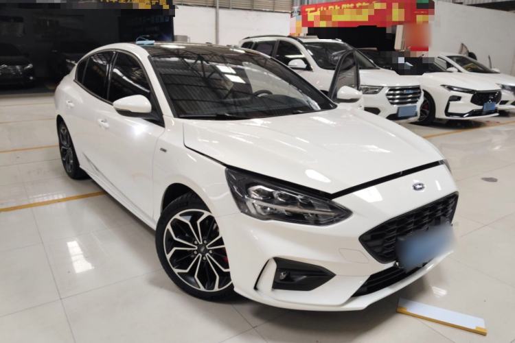 Used Ford Focus 2021 Sedan EcoBoost 180 Automatic ST Line Exterior 2
