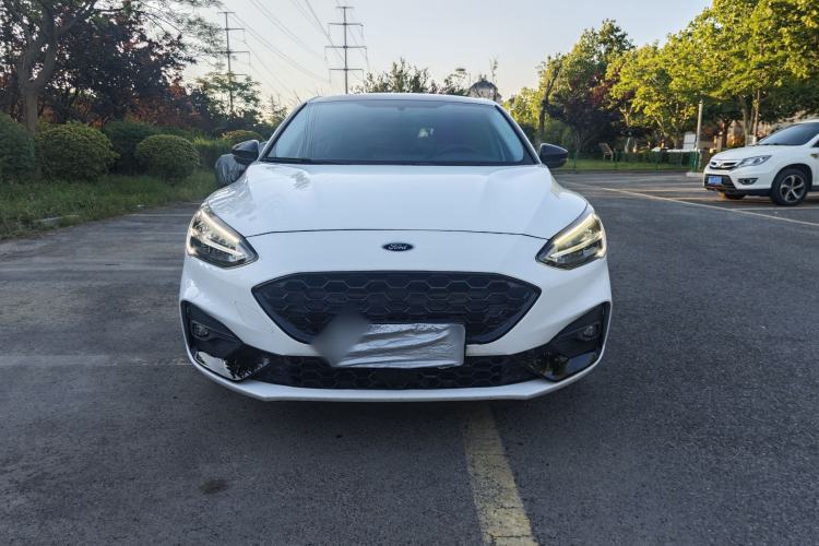 Used Ford Focus 2021 Hatchback EcoBoost 180 Automatic Titanium Edition Exterior 2