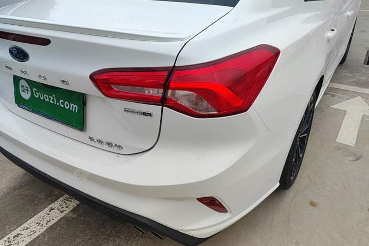 Used Ford Focus 2021 Sedan EcoBoost 180 Automatic ST Line Exterior 3