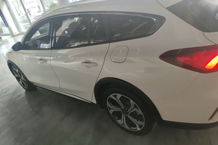 Used Ford Focus 2021 EcoBoost 180 Automatic Hunter Edition Exterior 3