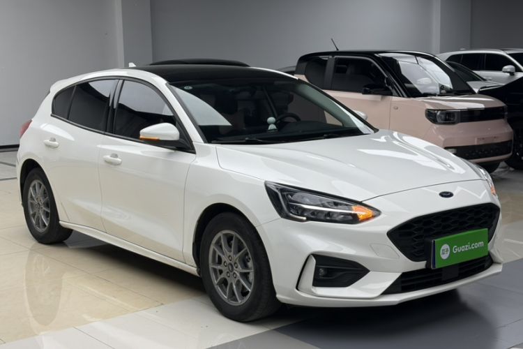 Used Ford Focus 2021 Hatchback EcoBoost 180 Automatic Titanium Edition Exterior 3