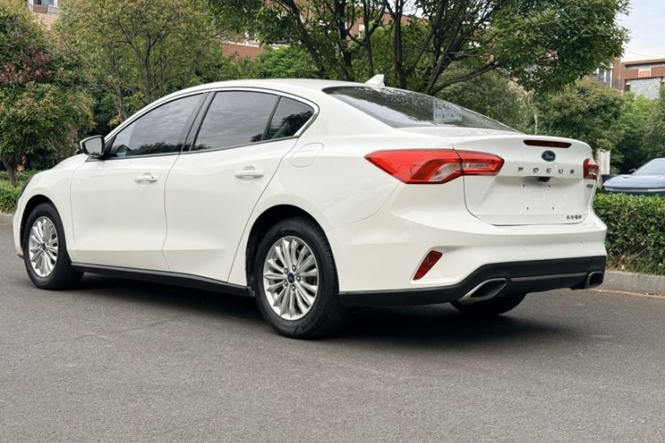 Used Ford Focus 2021 Sedan EcoBoost 180 Automatic Trendy Model Exterior 4