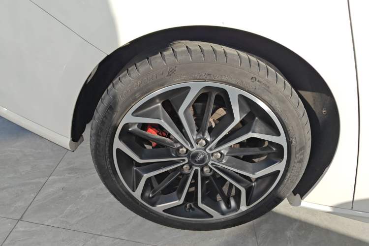 Used Ford Focus 2021 Sedan EcoBoost 180 Automatic ST Line Exterior 4