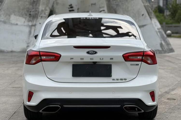 Used Ford Focus 2021 Sedan EcoBoost 180 Automatic Trendy Model Exterior 4