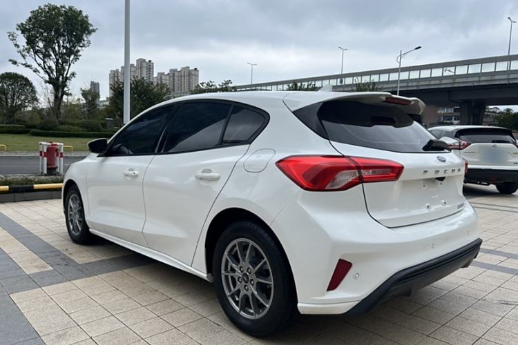Used Ford Focus 2021 Hatchback EcoBoost 180 Automatic Titanium Edition Exterior 4