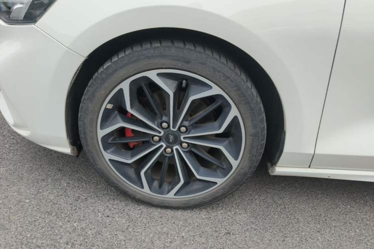 Used Ford Focus 2021 Sedan EcoBoost 180 Automatic ST Line Exterior 4