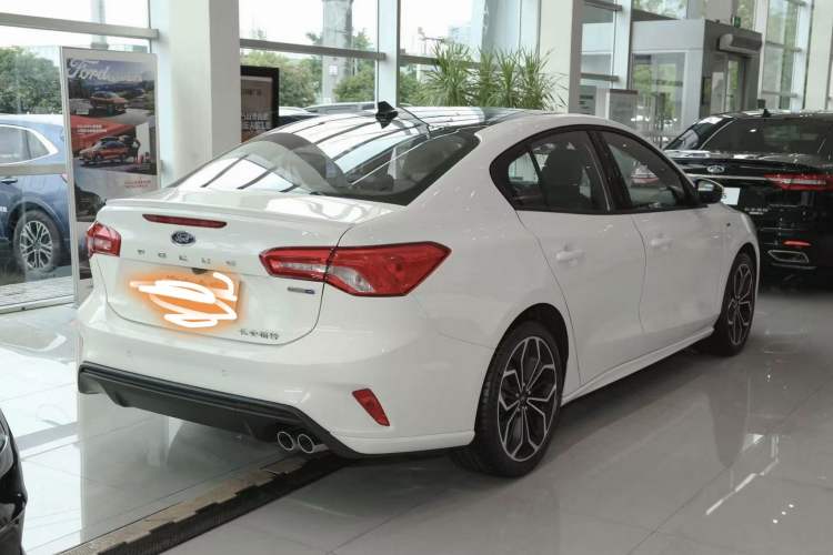 Used Ford Focus 2021 Sedan EcoBoost 180 Automatic ST Line Exterior 4