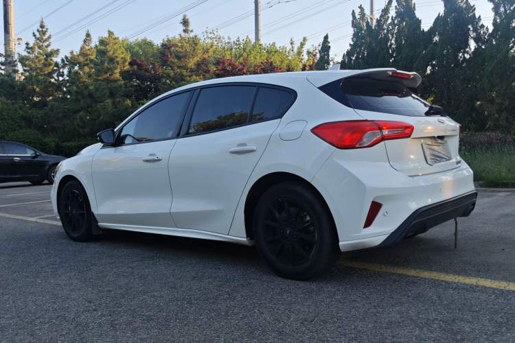 Used Ford Focus 2021 Hatchback EcoBoost 180 Automatic Titanium Edition Exterior 4