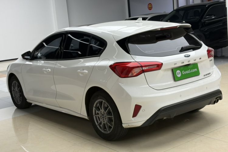 Used Ford Focus 2021 Hatchback EcoBoost 180 Automatic Titanium Edition Exterior 4