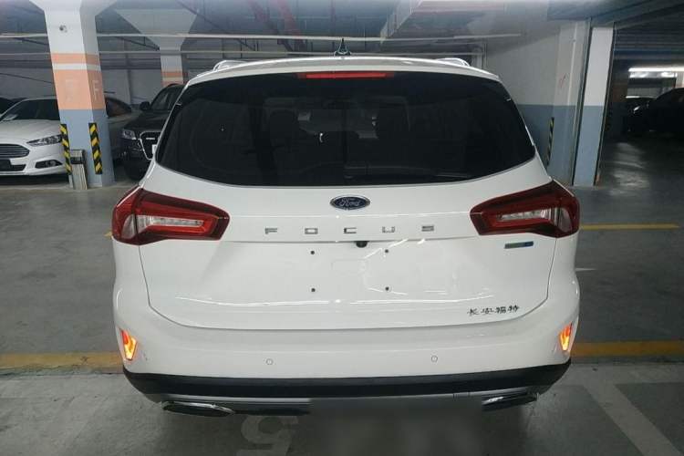 Used Ford Focus 2021 EcoBoost 180 Automatic Hunter Edition Exterior 4