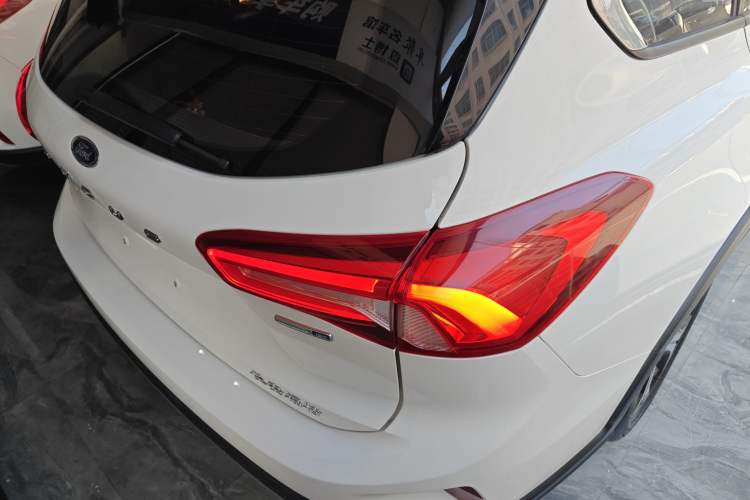 Used Ford Focus 2021 EcoBoost 180 Automatic Hunter Edition Exterior 5