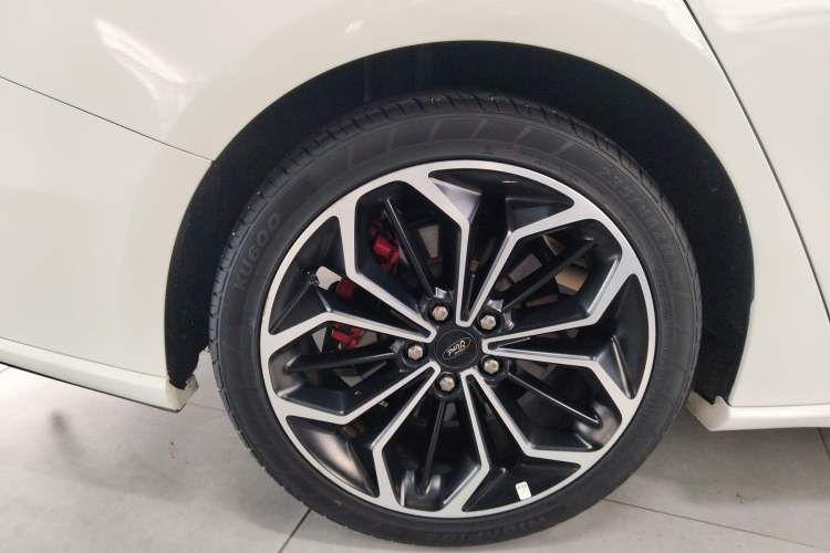 Used Ford Focus 2021 Sedan EcoBoost 180 Automatic ST Line Exterior 5