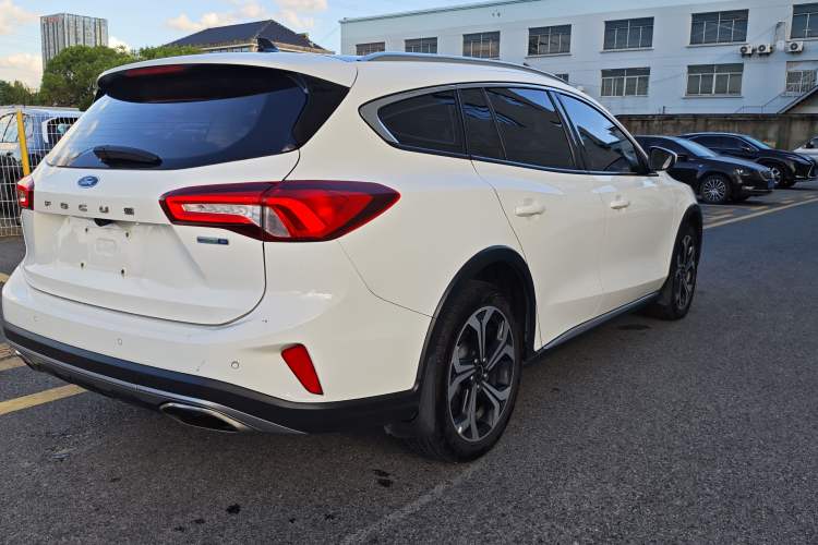 Used Ford Focus 2021 EcoBoost 180 Automatic Hunter Edition Exterior 5