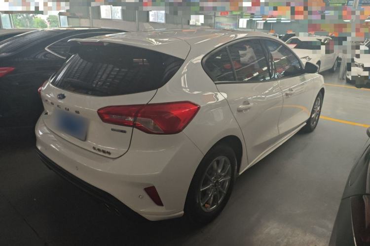 Used Ford Focus 2021 Hatchback EcoBoost 180 Automatic Titanium Edition Exterior 6