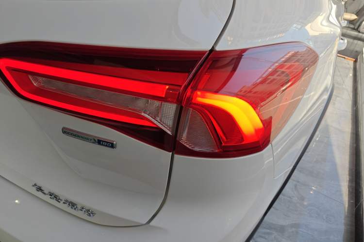 Used Ford Focus 2021 EcoBoost 180 Automatic Hunter Edition Exterior 6