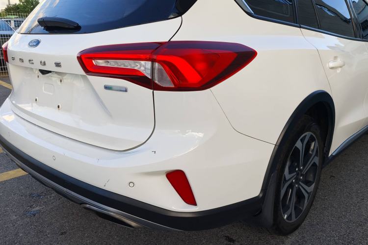 Used Ford Focus 2021 EcoBoost 180 Automatic Hunter Edition Exterior 6