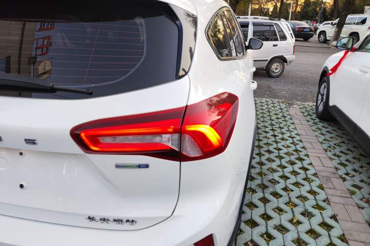 Used Ford Focus 2021 EcoBoost 180 Automatic Hunter Edition Exterior 6