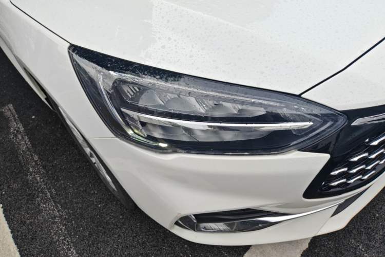 Used Ford Focus 2021 Sedan EcoBoost 180 Automatic Trendy Model Exterior 6