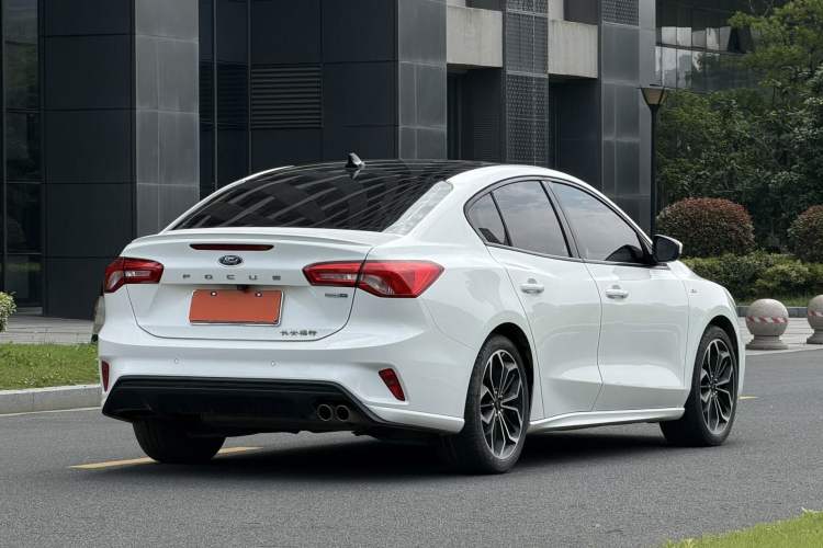 Used Ford Focus 2021 Sedan EcoBoost 180 Automatic ST Line Exterior 7