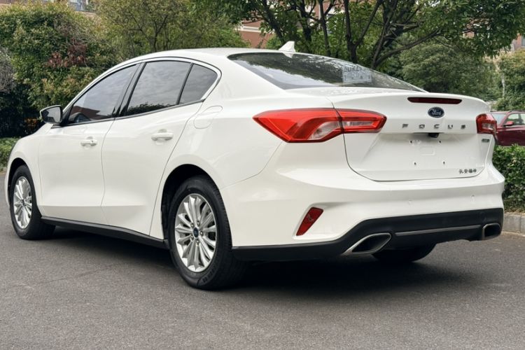 Used Ford Focus 2021 Sedan EcoBoost 180 Automatic Trendy Model Exterior 8