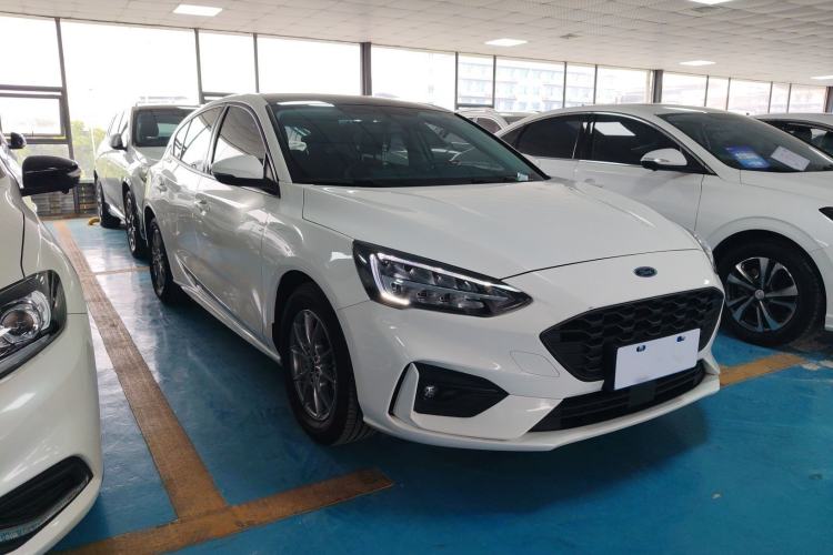 Used Ford Focus 2021 Hatchback EcoBoost 180 Automatic Titanium Edition Front Right 45 Deg