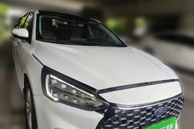 Used Ford Focus 2021 Sedan 1.5L Automatic Sharp Edition Front Right 45 Deg