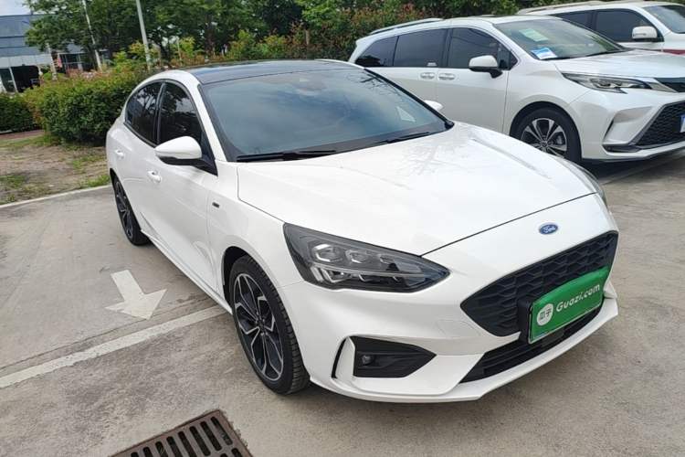 Used Ford Focus 2021 Sedan EcoBoost 180 Automatic ST Line Front Right 45 Deg