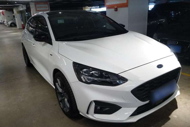 Used Ford Focus 2021 Hatchback EcoBoost 180 Automatic ST Line Front Right 45 Deg